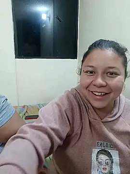 Snapshot of ZuriandAlex chatting on February 15, 2025, 7:49 am ZuriandAlex online show from February 15, 2025, 7:49 am