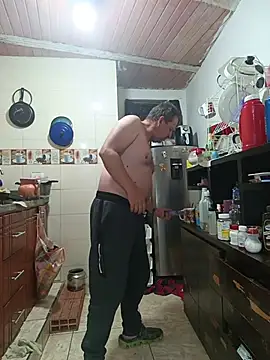 Snapshot of ZuriandAlex chatting on February 1, 2026, 10:47 am ZuriandAlex online show from February 1, 2026, 10:47 am