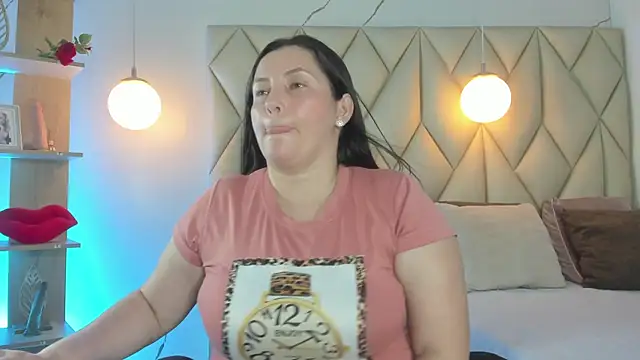 Snapshot of angelswets chatting on May 6, 2026, 2:11 pm angelswets online show from May 6, 2026, 2:11 pm