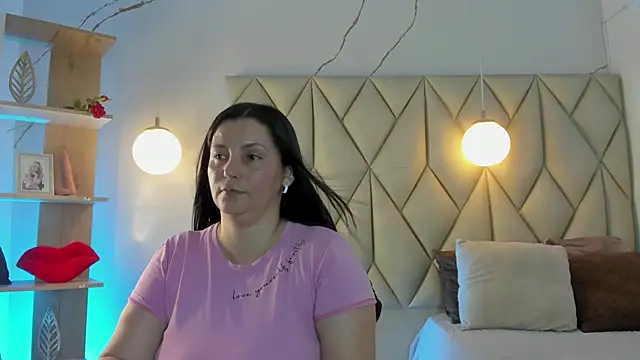 Snapshot of angelswets chatting on June 3, 2026, 2:08 pm angelswets online show from June 3, 2026, 2:08 pm