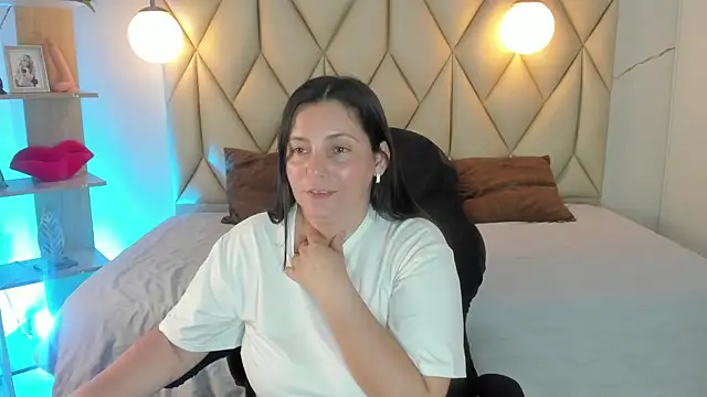 Snapshot of angelswets chatting on June 20, 2026, 1:58 pm angelswets online show from June 20, 2026, 1:58 pm