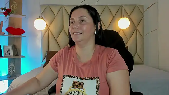 Snapshot of angelswets chatting on July 12, 2026, 1:46 pm angelswets online show from July 12, 2026, 1:46 pm