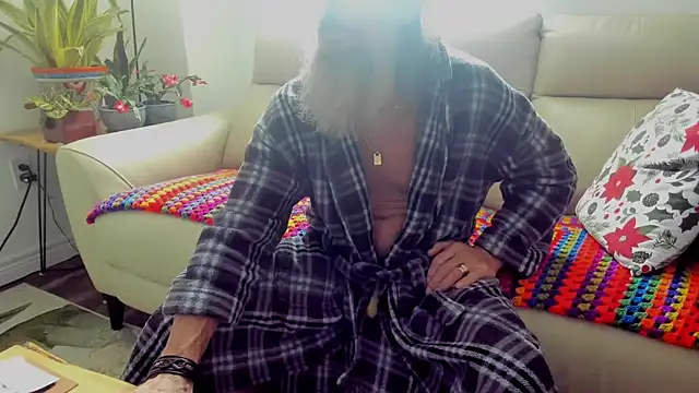 mindphu k online show from December 5, 2025, 6:04 pm