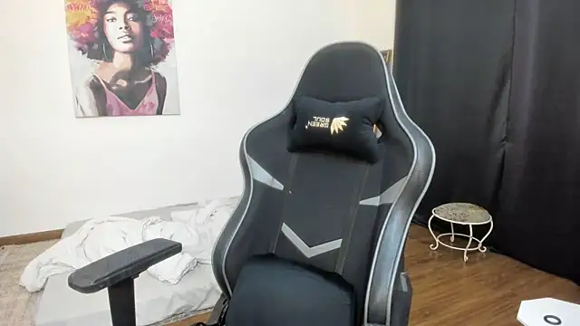 Snapshot of GoddessAnna chatting on December 29, 2024, 5:12 pm GoddessAnna online show from December 29, 2024, 5:12 pm