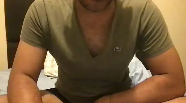 Snapshot of pe_netrad0r chatting on December 26, 2024, 5:04 am pe netrad0r online show from December 26, 2024, 5:04 am