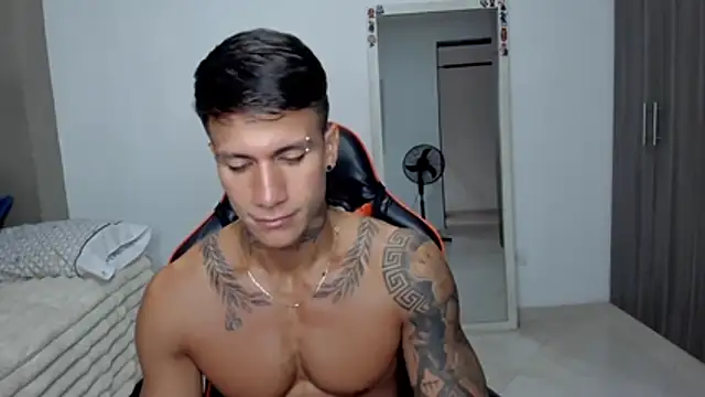 Snapshot of pettergrey1 chatting on February 15, 2026, 12:25 pm pettergrey1 online show from February 15, 2026, 12:25 pm