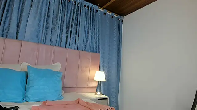 x milu online show from March 6, 2025, 11:31 pm