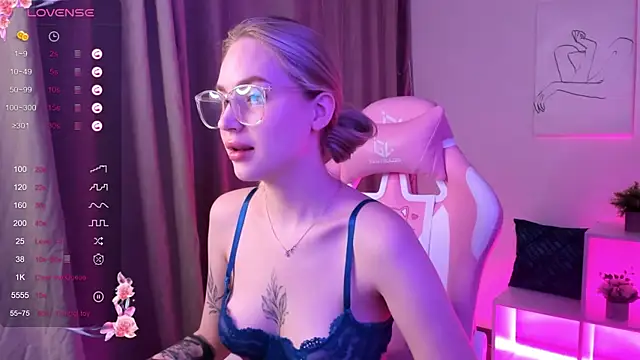 Snapshot of Carol__Cox chatting on February 8, 2025, 10:19 pm Carol Cox online show from February 8, 2025, 10:19 pm