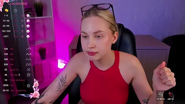 Snapshot of Carol__Cox chatting on February 19, 2025, 2:01 am Carol Cox online show from February 19, 2025, 2:01 am