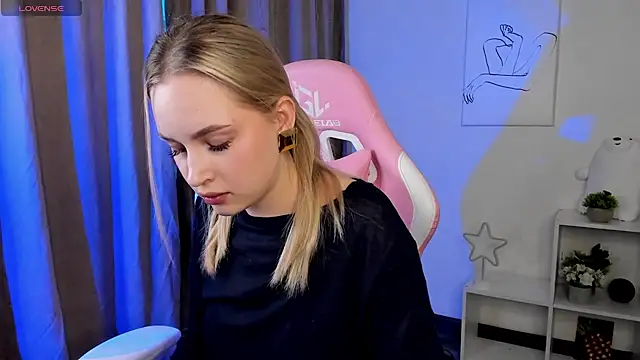 Snapshot of Carol__Cox chatting on March 21, 2025, 12:40 am Carol Cox online show from March 21, 2025, 12:40 am