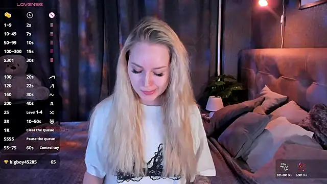 Snapshot of Carol__Cox chatting on September 22, 2025, 11:51 pm Carol Cox online show from September 22, 2025, 11:51 pm