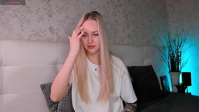 Snapshot of Carol__Cox chatting on October 1, 2025, 11:33 pm Carol Cox online show from October 1, 2025, 11:33 pm