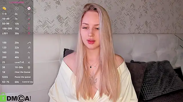 Snapshot of Carol__Cox chatting on October 3, 2025, 11:13 pm Carol Cox online show from October 3, 2025, 11:13 pm