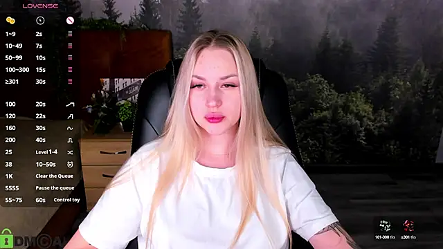 Snapshot of Carol__Cox chatting on October 14, 2025, 12:11 am Carol Cox online show from October 14, 2025, 12:11 am