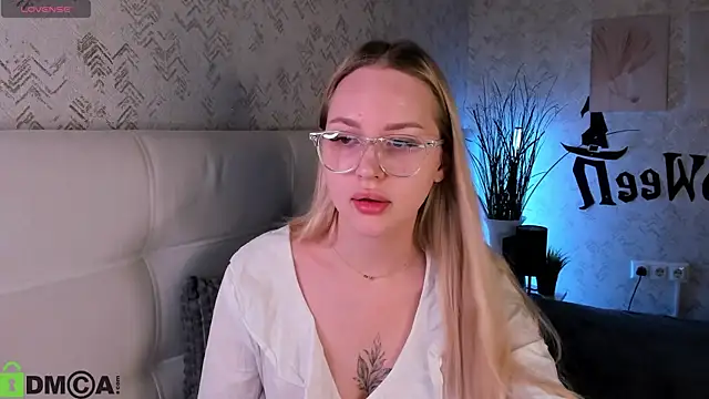 Snapshot of Carol__Cox chatting on October 30, 2025, 11:49 pm Carol Cox online show from October 30, 2025, 11:49 pm