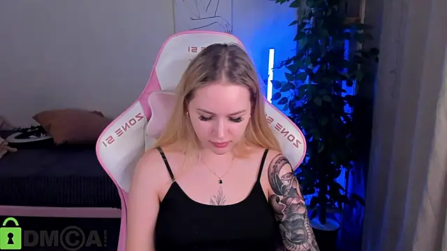 Snapshot of Carol__Cox chatting on November 2, 2025, 10:45 pm Carol Cox online show from November 2, 2025, 10:45 pm