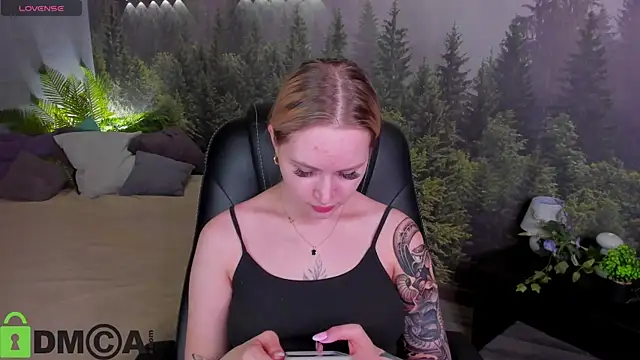 Snapshot of Carol__Cox chatting on November 3, 2025, 10:42 pm Carol Cox online show from November 3, 2025, 10:42 pm