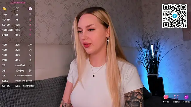 Snapshot of Carol__Cox chatting on November 10, 2025, 12:42 am Carol Cox online show from November 10, 2025, 12:42 am