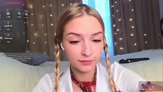 Snapshot of Soft_Eva chatting on January 8, 2025, 1:41 pm Soft Eva online show from January 8, 2025, 1:41 pm