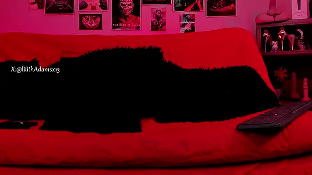 lilith-deveraux online show from October 22, 2025, 2:06 pm