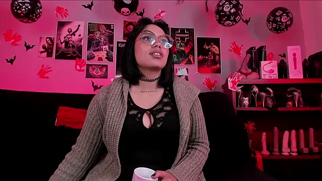 lilith-deveraux online show from November 6, 2025, 5:36 pm