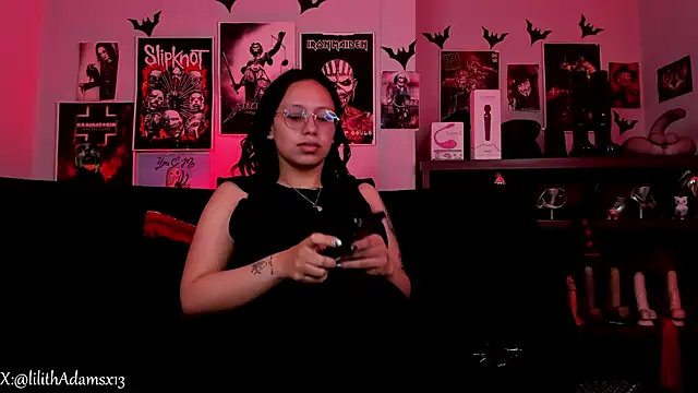 lilith-deveraux online show from April 22, 2026, 4:52 pm