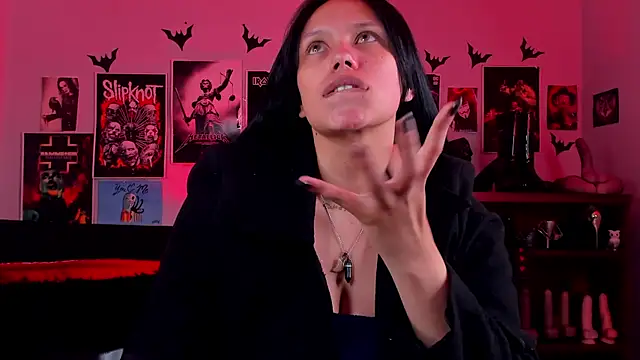 lilith-deveraux online show from April 28, 2026, 3:17 pm