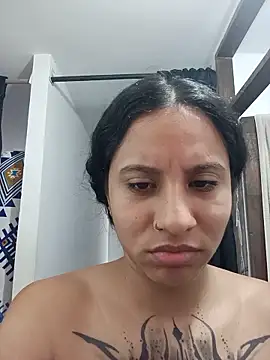 Snapshot of Karii-R chatting on June 1, 2026, 3:58 pm Karii-R online show from June 1, 2026, 3:58 pm