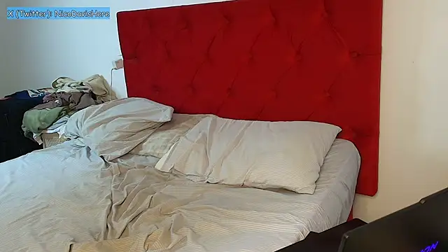 NicoDavisHere online show from July 8, 2026, 8:24 pm