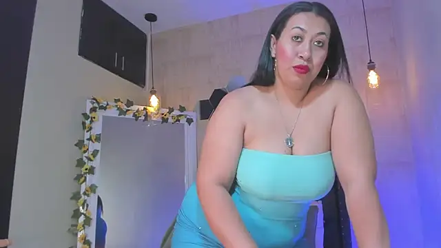 Snapshot of Fransheska-mon chatting on May 14, 2026, 2:13 pm Fransheska-mon online show from May 14, 2026, 2:13 pm