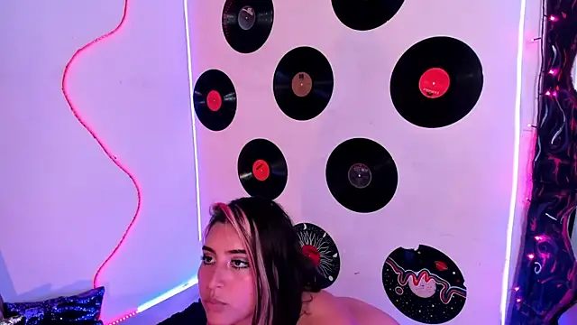 Snapshot of _dahian14_ chatting on January 8, 2025, 5:05 pm dahian14 online show from January 8, 2025, 5:05 pm