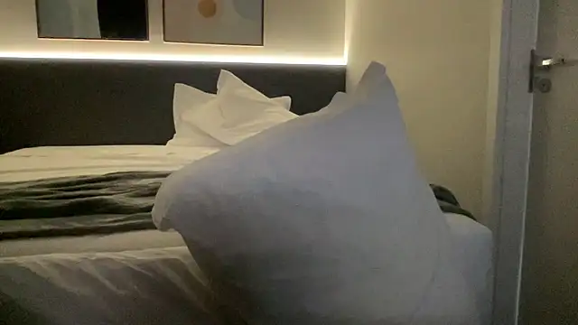 princessblond online show from July 7, 2026, 1:30 am