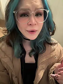 MaddisonHaas online show from March 21, 2025, 11:01 pm