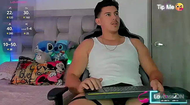 Snapshot of victor_vixen chatting on January 17, 2025, 3:22 pm victor vixen online show from January 17, 2025, 3:22 pm