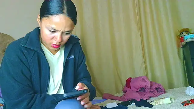 Snapshot of Samary_thomas chatting on May 9, 2026, 1:00 am Samary thomas online show from May 9, 2026, 1:00 am