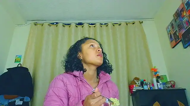 Snapshot of Samary_thomas chatting on May 24, 2026, 12:26 am Samary thomas online show from May 24, 2026, 12:26 am