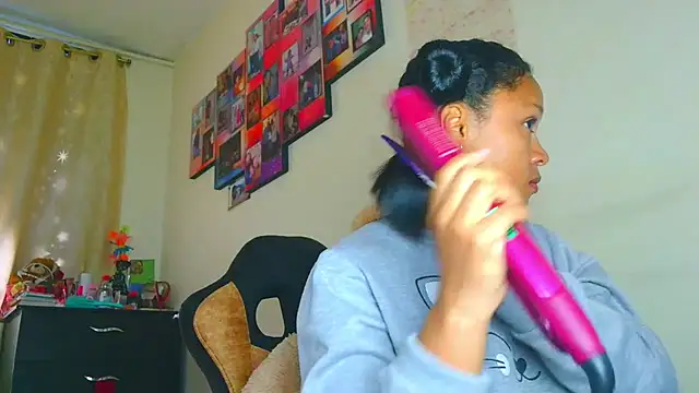 Snapshot of Samary_thomas chatting on May 26, 2026, 9:44 pm Samary thomas online show from May 26, 2026, 9:44 pm