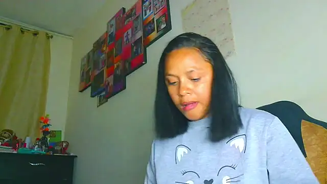 Snapshot of Samary_thomas chatting on May 27, 2026, 1:57 am Samary thomas online show from May 27, 2026, 1:57 am