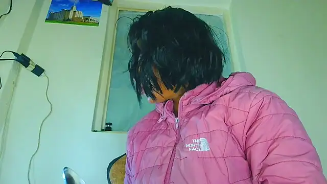 Snapshot of Samary_thomas chatting on August 1, 2026, 12:32 am Samary thomas online show from August 1, 2026, 12:32 am