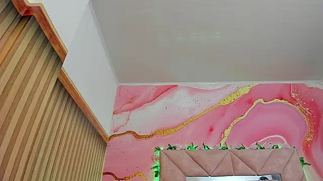 Taylor  cooper online show from February 28, 2026, 6:20 pm