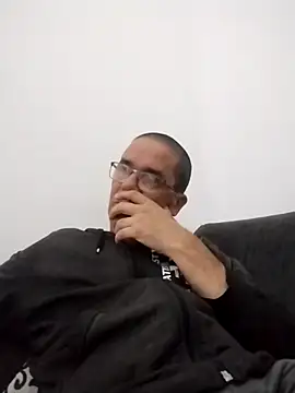 Snapshot of barboza991 chatting on May 27, 2026, 3:42 pm barboza991 online show from May 27, 2026, 3:42 pm