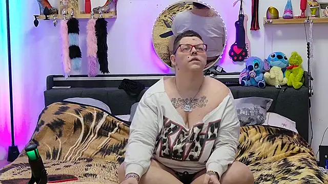 Snapshot of SunshineLexi chatting on November 24, 2025, 7:19 am SunshineLexi online show from November 24, 2025, 7:19 am