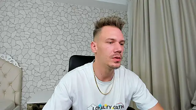 Snapshot of MateoBenjaminX chatting on December 21, 2024, 4:46 pm MateoBenjaminX online show from December 21, 2024, 4:46 pm