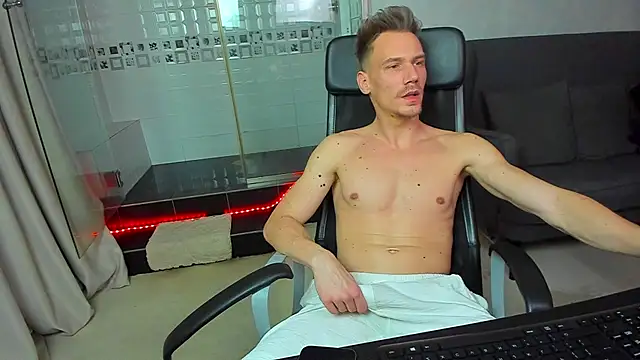 Snapshot of MateoBenjaminX chatting on February 25, 2025, 6:53 pm MateoBenjaminX online show from February 25, 2025, 6:53 pm