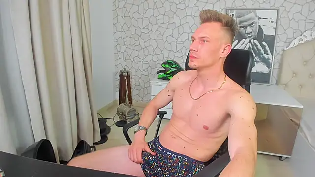 Snapshot of MateoBenjaminX chatting on March 12, 2025, 5:38 pm MateoBenjaminX online show from March 12, 2025, 5:38 pm