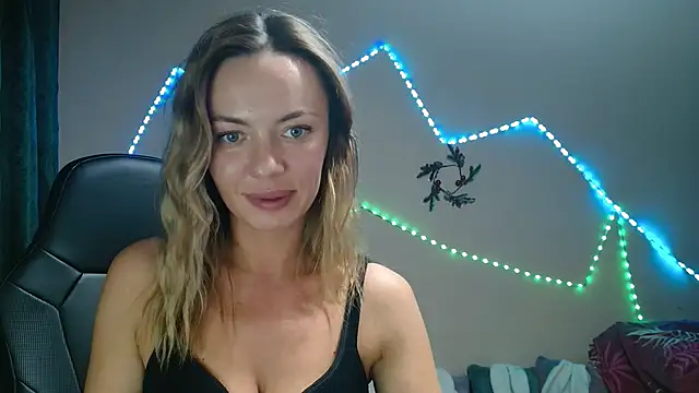 Snapshot of Daria_Spring chatting on December 25, 2024, 8:07 pm Daria Spring online show from December 25, 2024, 8:07 pm