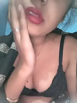 Snapshot of Shanaya_Hotty chatting on December 4, 2024, 3:04 am Shanaya Hotty online show from December 4, 2024, 3:04 am