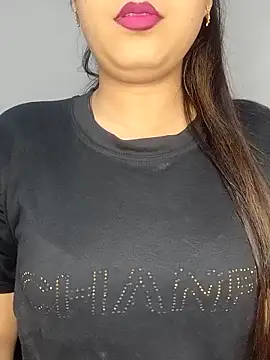 Snapshot of Shanaya_Hotty chatting on October 14, 2025, 9:15 pm Shanaya Hotty online show from October 14, 2025, 9:15 pm