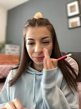 Mia Ethan online show from January 26, 2025, 8:25 am