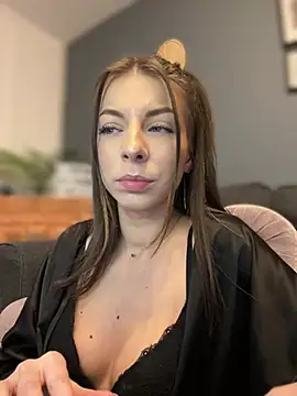 Mia Ethan online show from January 26, 2025, 2:30 pm